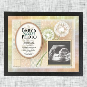 Baby's scan photo mount
